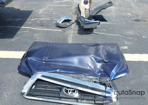 2010 Toyota Tundra Grade V6 z USA, uszkodzony, nr VIN 5TFRU5F15AX022089